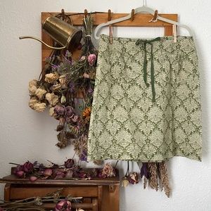 Green Damask Pocket-front Skirt